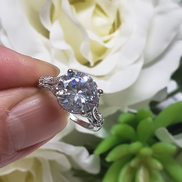 Luxury Radiant Cubic Zirconia Ring 925 Silver Engagement Wedding Ring - Picture 3 of 6